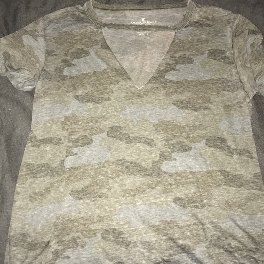 Camo american eagle t-shirt